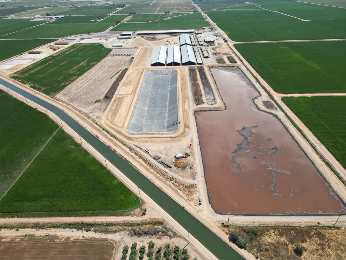 Vista panorámica de una instalación de geomembrana geosintética de EFI USA